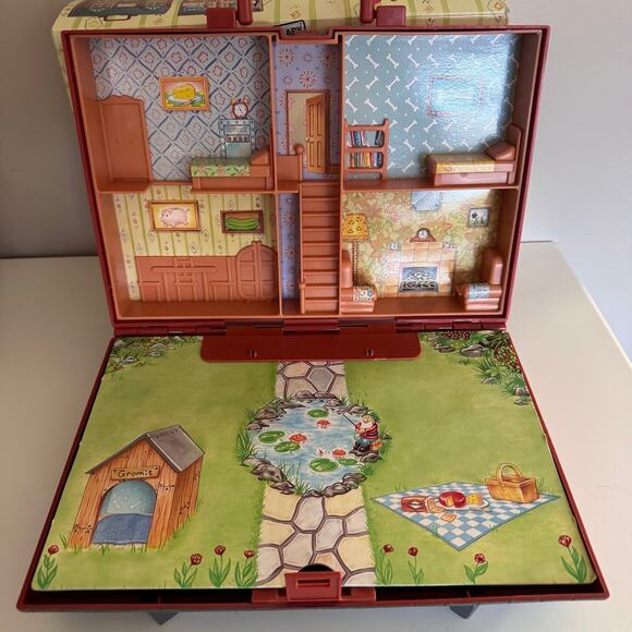 Wallace and Gromit West Wallaby Street Playhouse Vintage 1989 Travel Case Vivid - Picture 8 of 12